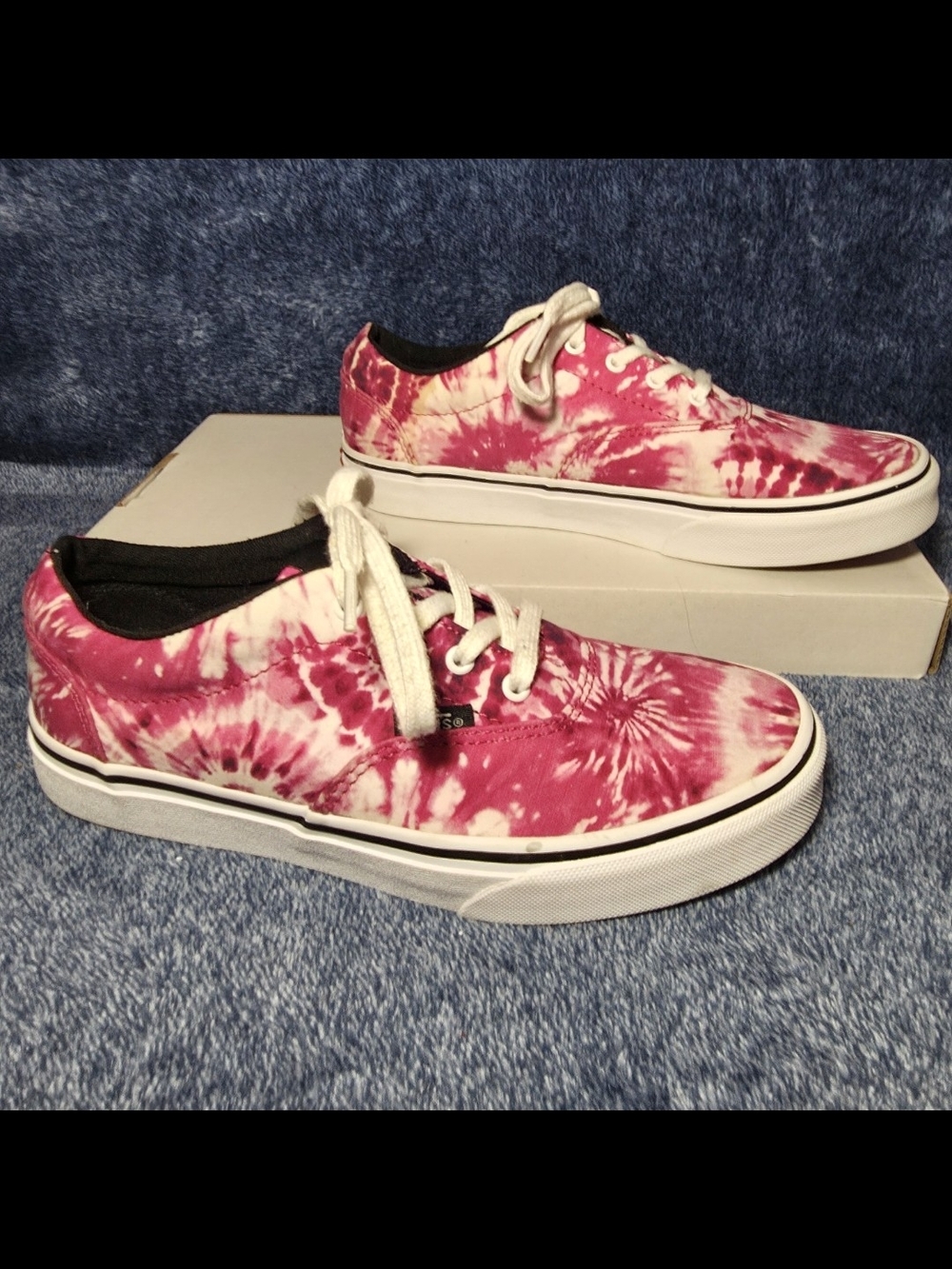 Vans Women's Doheny Pink Tie-Dye Low-Top Sneakers - Picture 2 of 7